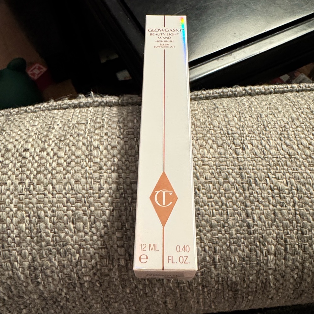 Brand new in box! Charlotte Tilbury Glowgasm Light Beauty Wand - Pinkgasm